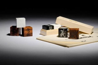 文創(chuàng)產(chǎn)品的靈魂塑造 從文藝創(chuàng)作到市場(chǎng)價(jià)值的獨(dú)特轉(zhuǎn)化路徑